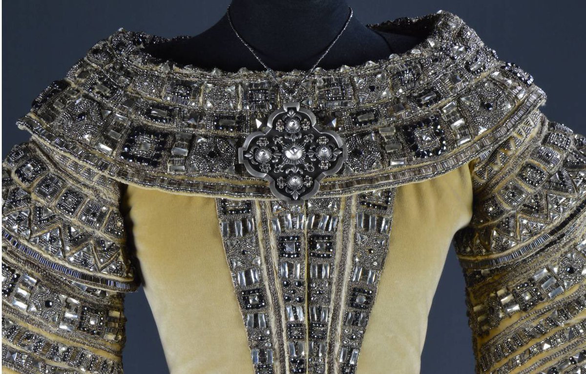 vintageminii's tweet image. details of greta garbo‘s two-piece period gown in queen christina (1933) designed by adrian