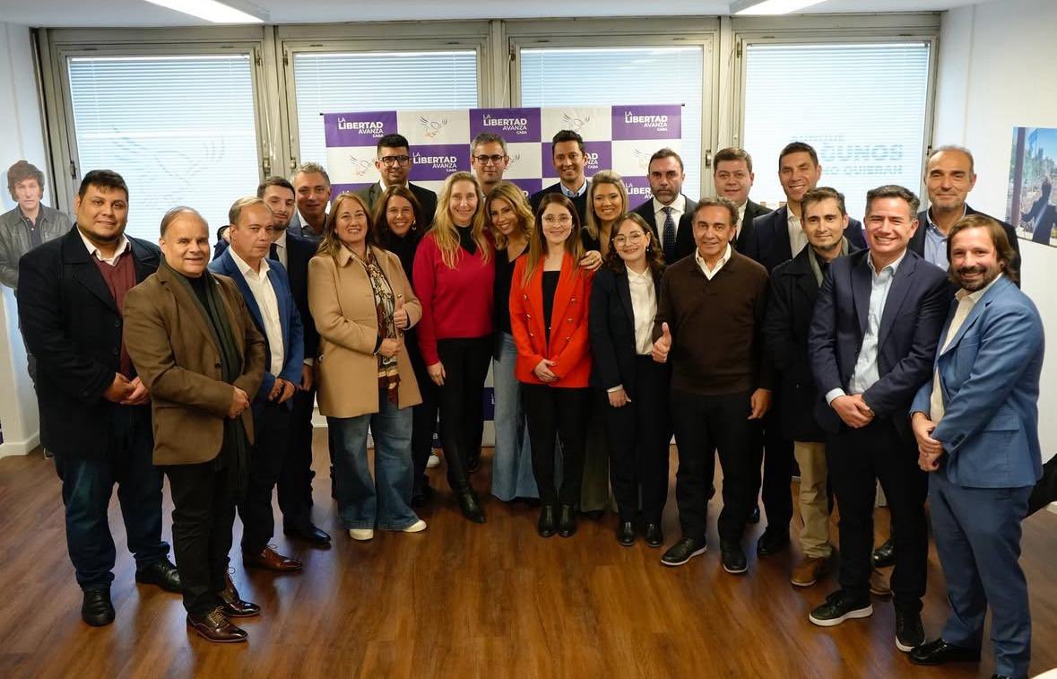 Jairo_Henoch's tweet image. Ella es el jefe, la arquitecta que hizo posible que La Libertad Avanza pueda competir en cada distrito en tiempo récord.

Éste 2025 La Libertad Arrasa. 🦁🇦🇷