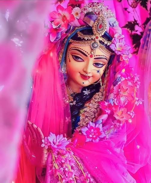 यदि ब्रह्म मुहूर्त में जाग गये हो तो पहली हाजिरी लाडली श्री राधा रानी के चरणों में लगाएं 🙏 
💐 राधे राधे 💐