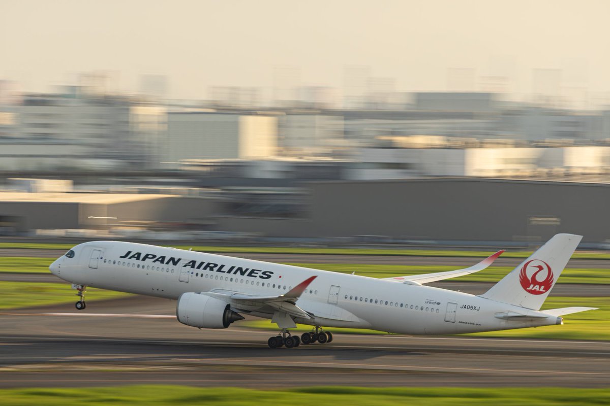 gyastro's tweet image. おはようございます!
今日も素敵な空の旅をお過ごし下さい!
Good morning!
Have a wonderful flight today!
#羽田空港 #JAL #飛行機 #流し撮り
#japan #hanedaairport #airplane
