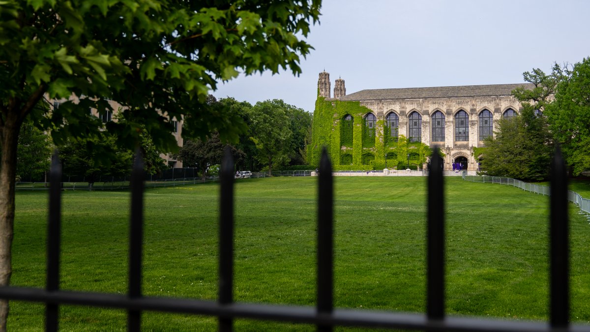 EvanstonNow's tweet image. Report: White House seeking payment from NU dlvr.it/TM6sqv