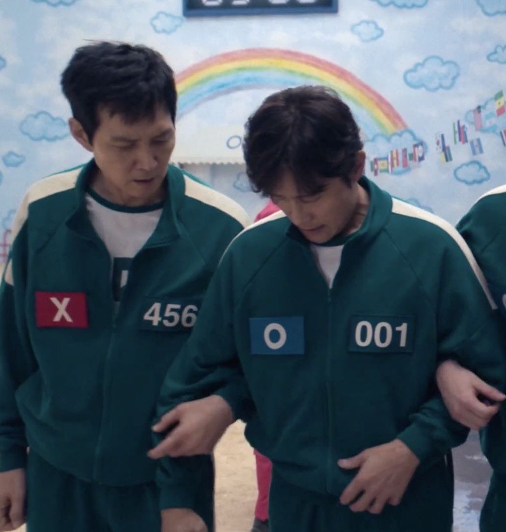 inhunsaveme's tweet image. I know they couldnβt wait to link their arms together