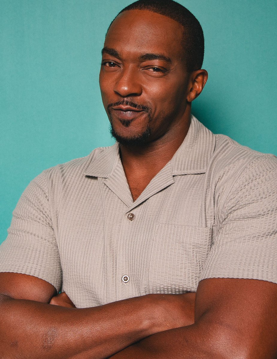 MackieBrasil's tweet image. 📸Anthony Mackie fotografado na San Diego Comic Con.
Confira todos os portraits do ator na nossa galeria: anthonymackiebrasil.com.br/galeria/thumbn…