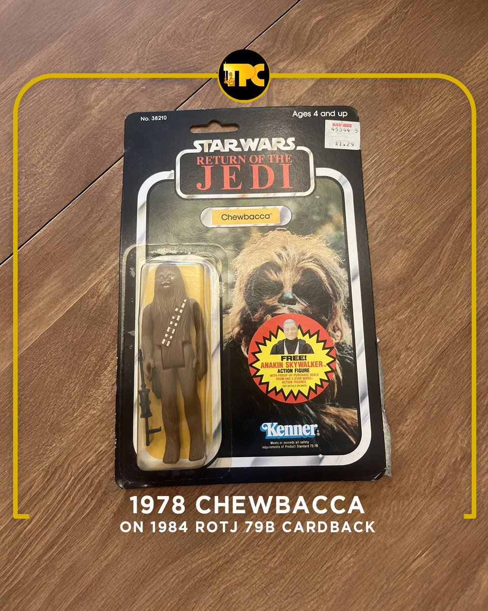 PadawanCollects's tweet image. Chewbacca was first released in 1978 for the Early Bird Certificate Action Figure Set along with r2-D2, Luke Skywalker, and Princess Leia, making Chewy one of the first Star Wars figures ever released. Shown: 1984 ROTJ 79B Cardback
#retrotoys