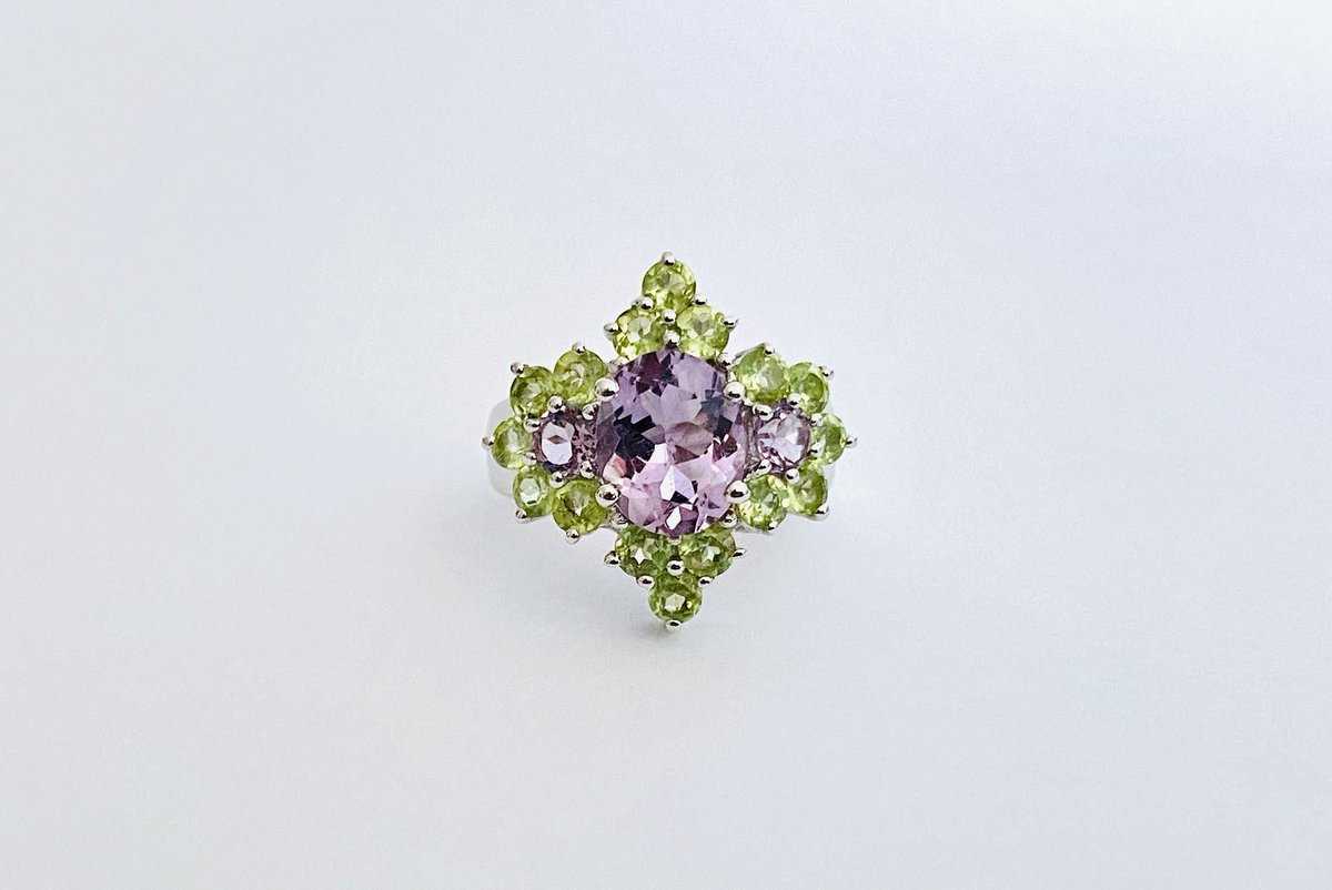 martysatticauc1's tweet image. Sparkling Oval Amethyst Gemstone & Two Smaller Round Amethyst Surrounded with Sixteen Round Peridot, Sterling Setting, Quintessence Jewelry
etsy.com/listing/151710…