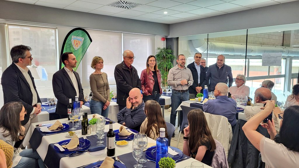 AEC_Reus's tweet image. Avui deixo de ser oficialment president del @AEC_Reus. Gràcies al suport i ajuda de tota la Junta (de la que estic infinitament agraït) he pogut tirar endavant. Amb encerts i errades però sempre des de l'estima al club
Ens veiem d'excursió i als cims de les muntanyes
@GPorqueres