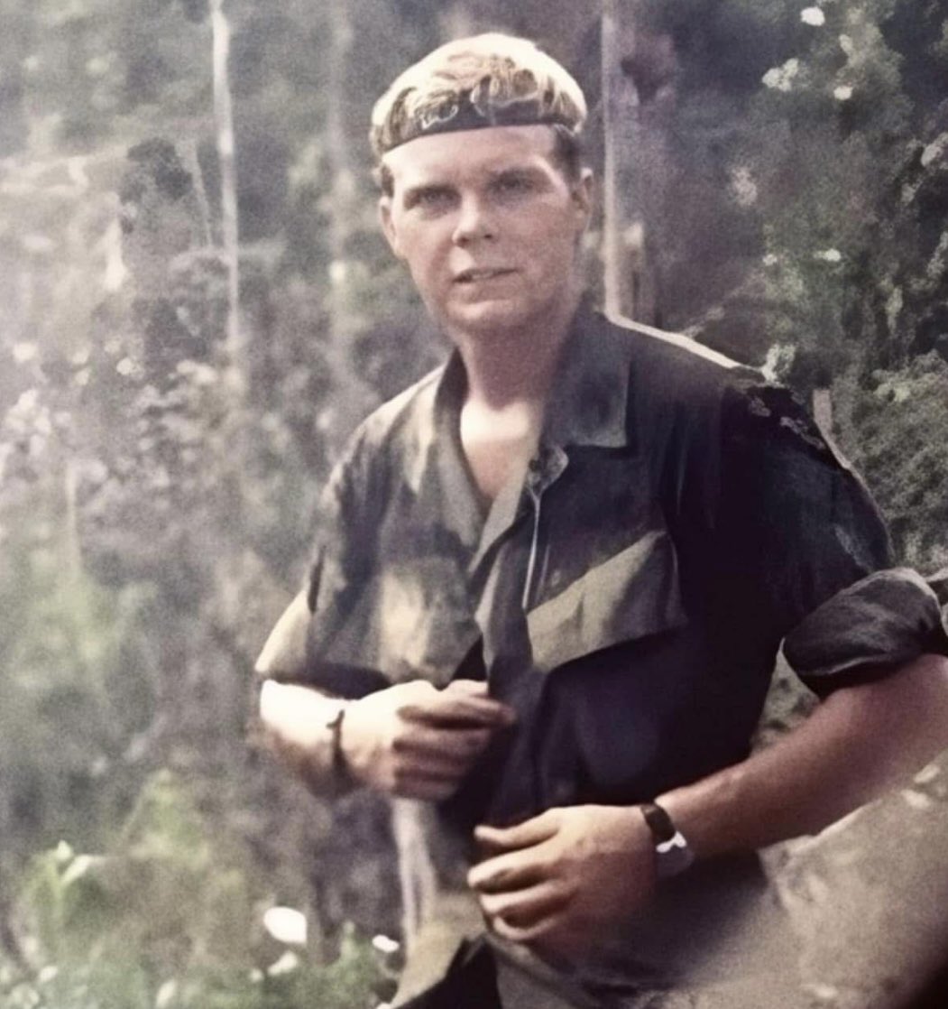 SoldiersWhisper's tweet image. U.S. Army Medal of Honor Recipient Robert Poxon:
On June 2, 1969, Lt. Poxon, was serving as a platoon leader on a reconnaissance mission.
Landing by helicopter in a area suspected of being occupied by the enemy, the platoon came under intense fire from enemy soldiers in…
