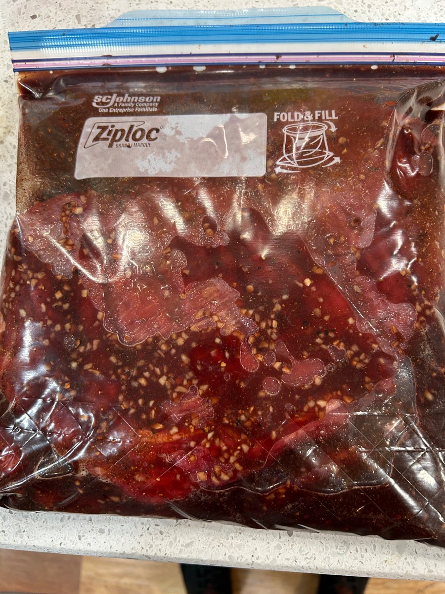 GrillsAlotDano's tweet image. Bought 4 flanks steaks for tomorrow’s dinner on my kickass flat stone 😂
A nice coating of @DadsSeasonings Brisket rub. Then using Emeril Lagasse’s flank steak marinade recipe.