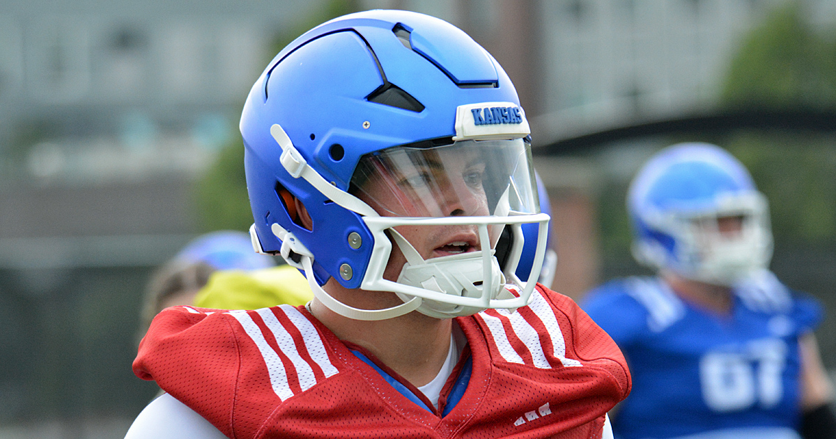 JayhawkSlant's tweet image. Cole Ballard and Isaiah Marshall are close friends and competing to be #2 behind Jalon Daniels.
Ballard talks about his father speaking to the team and fall camp. #kufball
MORE:
on3.com/sites/jayhawk-…
