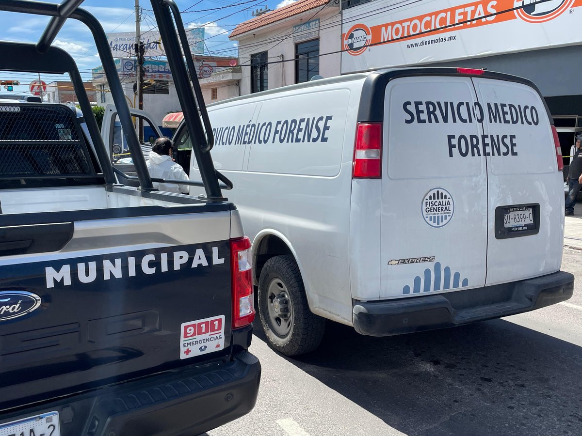 AlertaQro's tweet image. #AlertaSucesos | 🖤🕊️ Mūerê motociclista tras chocar 💥🏍️ con una ambulancia 🚨🚑en #SanJuandelRío
⛑️🚑La ambulancia iba rumbo a una emergencia cuando fue impactada por la motocicleta que circulaba a gran velocidad🛣️🚓⚠️
La información aquí 👇
wp.me/p8iMZT-XkP