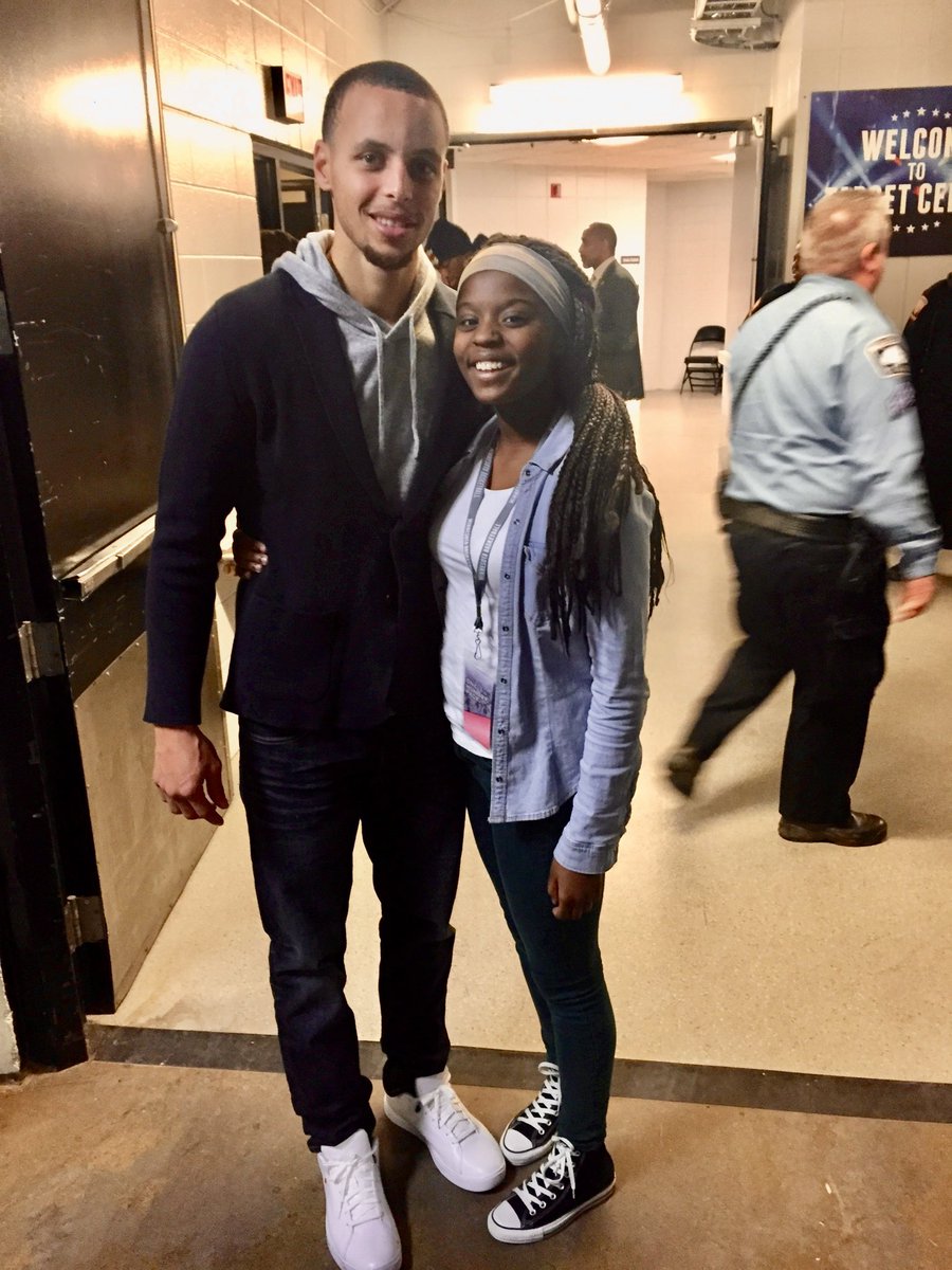 gPrep's tweet image. I’m posting this throwback because Steph Curry really is the GOAT, but so is my daughter Evelyn! She was lucky enough to meet him back in high school—a memory she’ll never forget. Shout out to her Hopkins teammate for the backstage passes. #GOATS 🏀