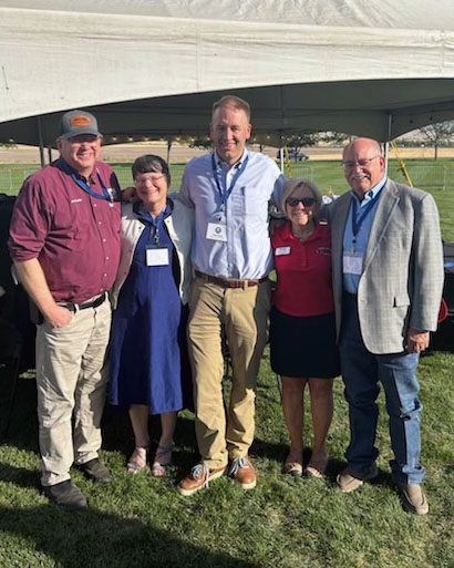OregonTreasury's tweet image. Great evening at the Eastern Oregon Economic Summit reception. Treasurer Steiner joined fellow Oregon leaders, including Secretary of State @TobiasRead, to talk about economic development, energy and water policy, and new credit unions expanding into Eastern Oregon.