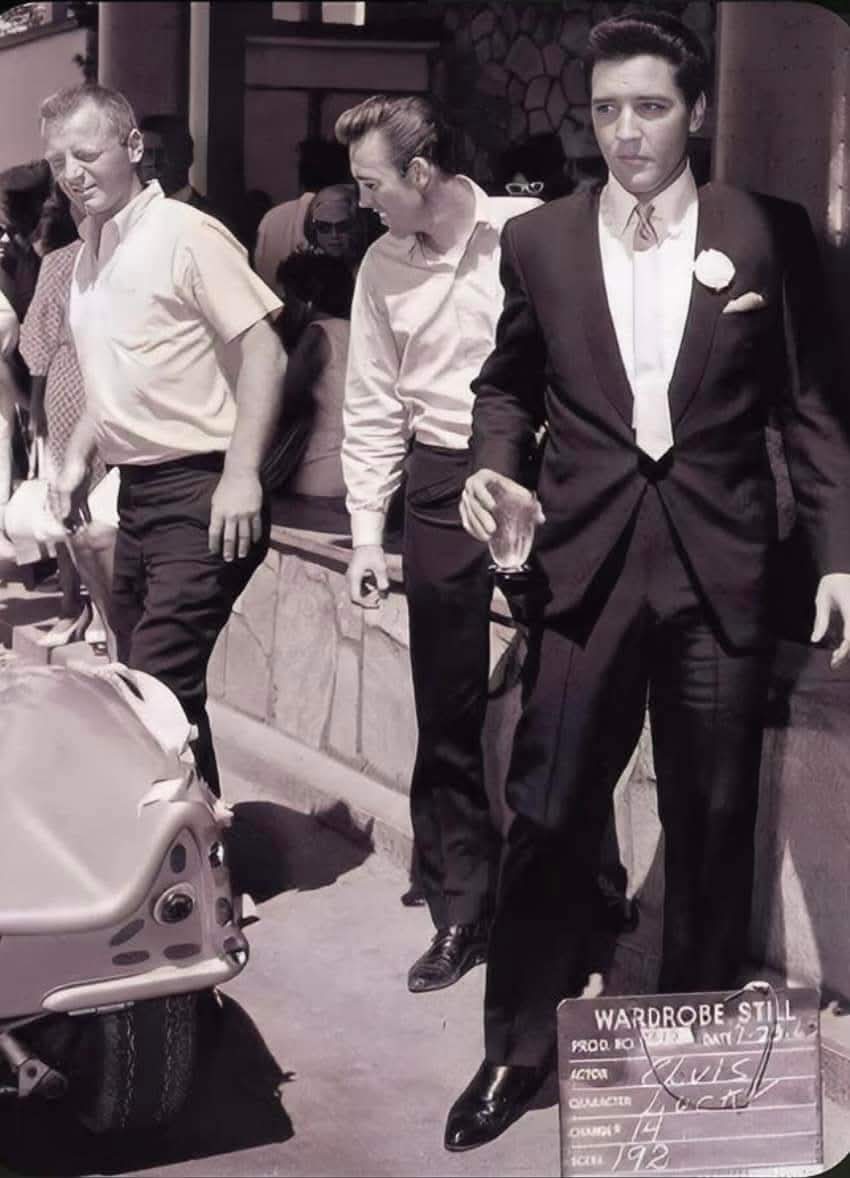 gginger069's tweet image. July 25,1963
Viva Las Vegas
Wardrobe Still
#ElvisFilms
#ElvisHistory
π