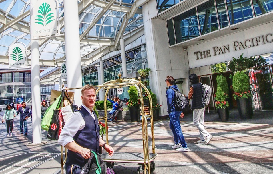 VIAwesome's tweet image. Vancouver hotels remain priciest among major Canadian centres dlvr.it/TM6tGZ