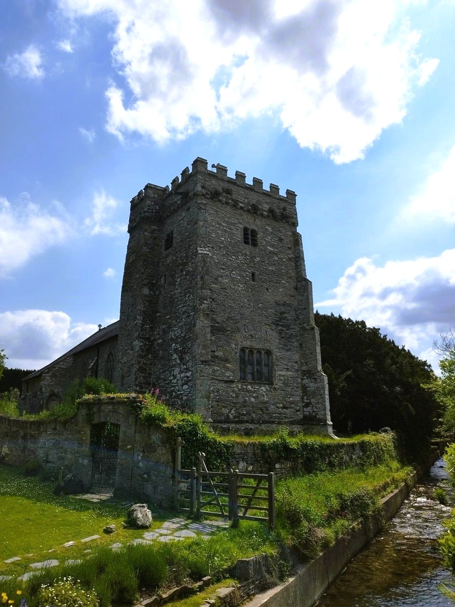 NorthernTomato's tweet image. #SteepleSaturday 
St Brynach&apos;s Church, Nevern, Wales