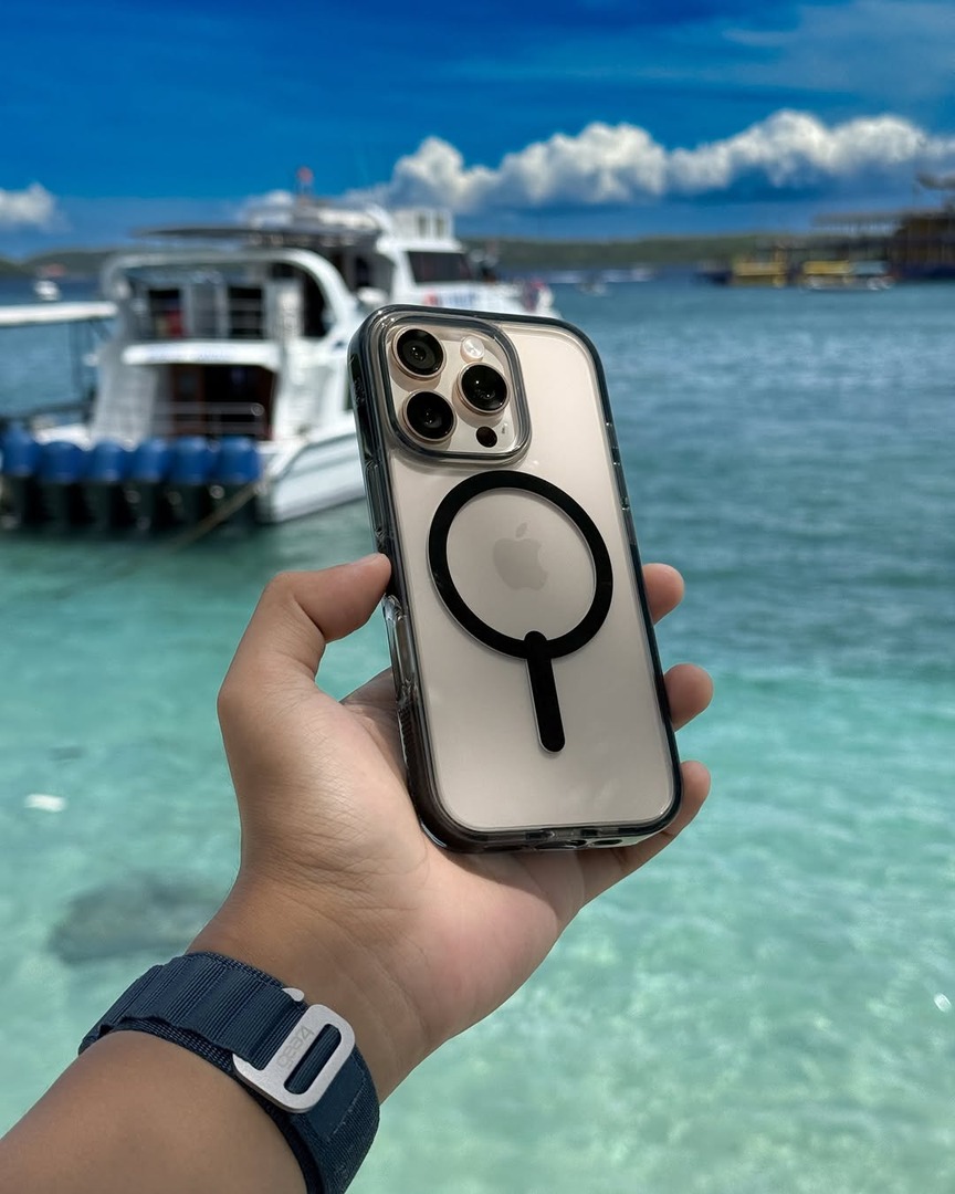 Traveling isn’t complete without full ZAGG protection ☀️

From airport drops to poolside splashes, devices stay safe and scratch-free, so you can focus on capturing memories, not creating cracks.

Shop device protection online at zagg.com