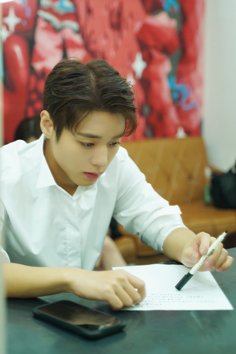 noirwink's tweet image. 갑자기 박지훈 지금 최소 이 머리길이인거 너무 벅참