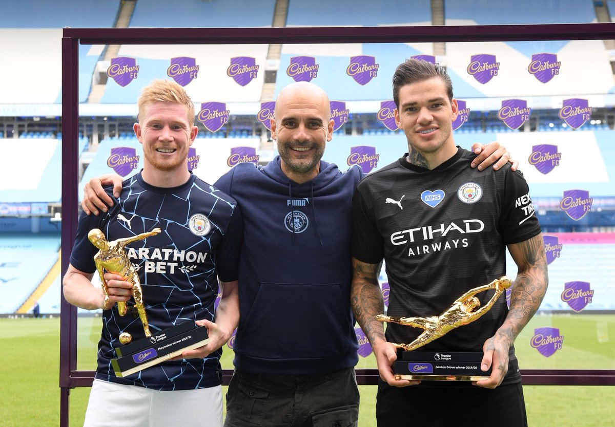 mcfc_lads's tweet image. #OnThisDay in 2020 Kevin De Bruyne won the Playmaker award, as well as equalling the record number of assists in a single Premier League season [20]. 🪄 

Ederson picked up the Golden Glove award, keeping 16 clean sheets in 35 #PL games. 🧤