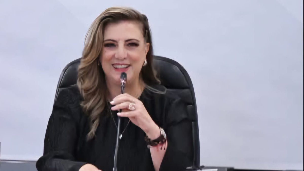 mx_observa's tweet image. 📶 La diputada @Marilyn_Balle propuso crear un marco legal que impulse el uso de contratos abiertos en telecomunicaciones, eliminando la obligatoriedad de plazos forzosos.
🔍 Telmex y Telcel concentran las quejas por fallas, según el @IFT_MX.