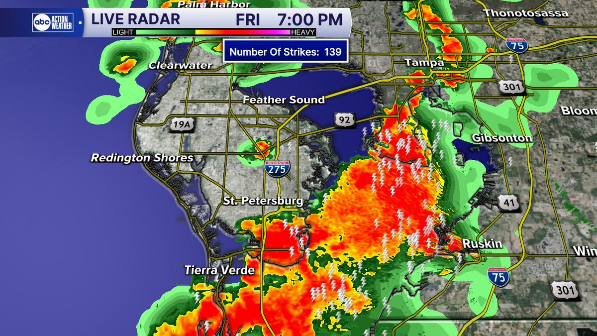 DenisPhillipsWx's tweet image. Heavy rains and lots of lightning yet again moving through the area over the next 90 minutes.