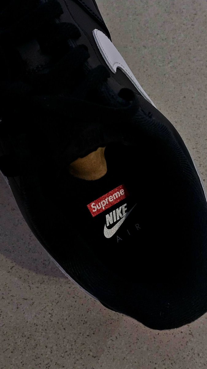 Mitsu_Aizawa's tweet image. Supreme x Nike Air Force 1 Low SP
"Black/White"
🗓️2025年秋発売予定
First Look📷が公開✨
#mmmリーク