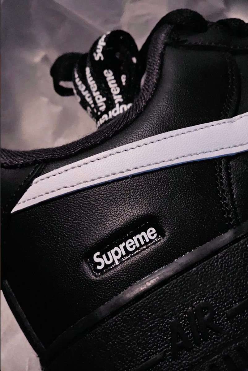 Mitsu_Aizawa's tweet image. Supreme x Nike Air Force 1 Low SP
"Black/White"
🗓️2025年秋発売予定
First Look📷が公開✨
#mmmリーク