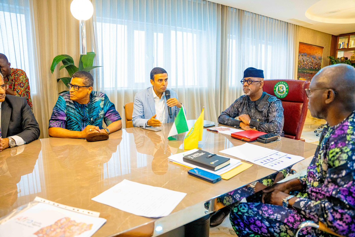 KamiyoJnr's tweet image. IT’S OGUN O’CLOCK!
Arise Integrated Form Joint Project Team for World’s Largest Garment Factory
The Ogun State Government @OGSG_Official and Arise Integrated Industrial Platform (IIP), led by President Gagan Gupta, have formed a joint project implementation team for the kickoff…