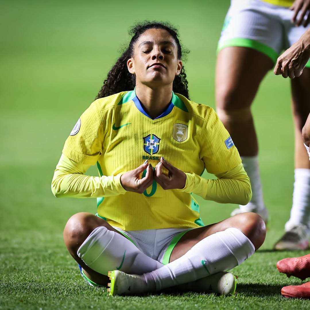 madridfemxtra's tweet image. 🚨 Yasmim Ribeiro titular vs Colombia.
Antonia Silva empezará desde el banquillo.