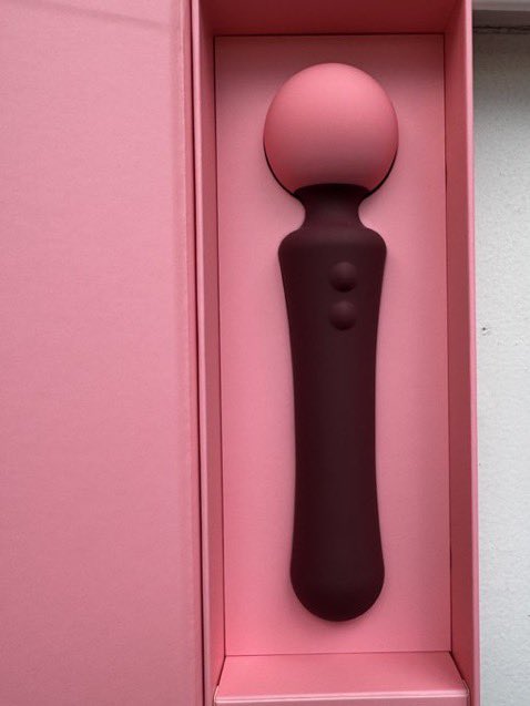 ayahh_tv's tweet image. 🚨 || Sources report that ROLE MODEL has recently dropped a new light stick and is encouraging his fans to bring it to upcoming shows!