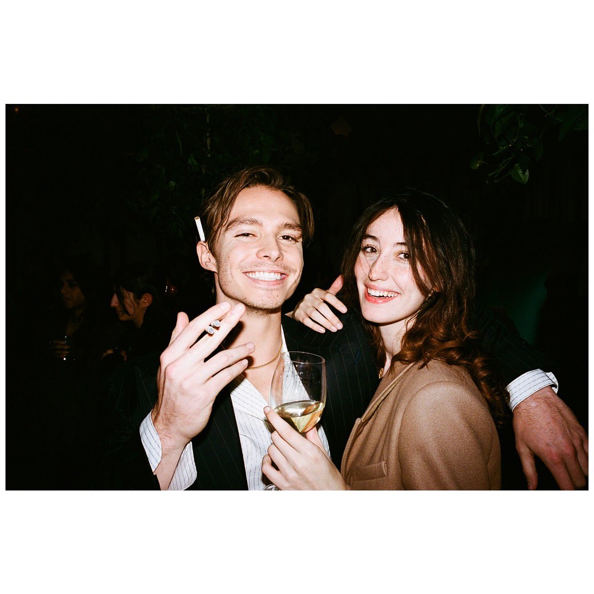 NickChavezBR's tweet image. LINDOS!
Nicholas Alexander Chavez e sua namorada, @victoriaabbottt, via @/myleshendrik no Instagram. 🥹💙
