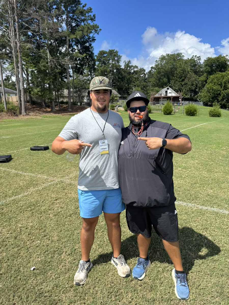 Silas Knight (@silasknight60) on Twitter photo Great visit today and touring the facilities at <a href="/eccc_football/">East Central Warrior Football 🏈</a>!!!!! <a href="/Coach_Luther/">Coach Ben Luther 🏈🥞‼️</a> Great visit today and touring the facilities at <a href="/eccc_football/">East Central Warrior Football 🏈</a>!!!!! <a href="/Coach_Luther/">Coach Ben Luther 🏈🥞‼️</a>