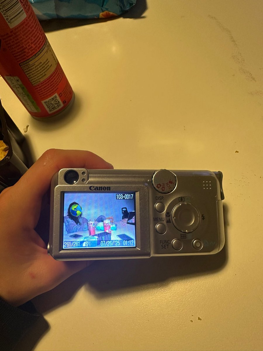 illzooo's tweet photo. #photoception https://t.co/1KiIJ2u52E