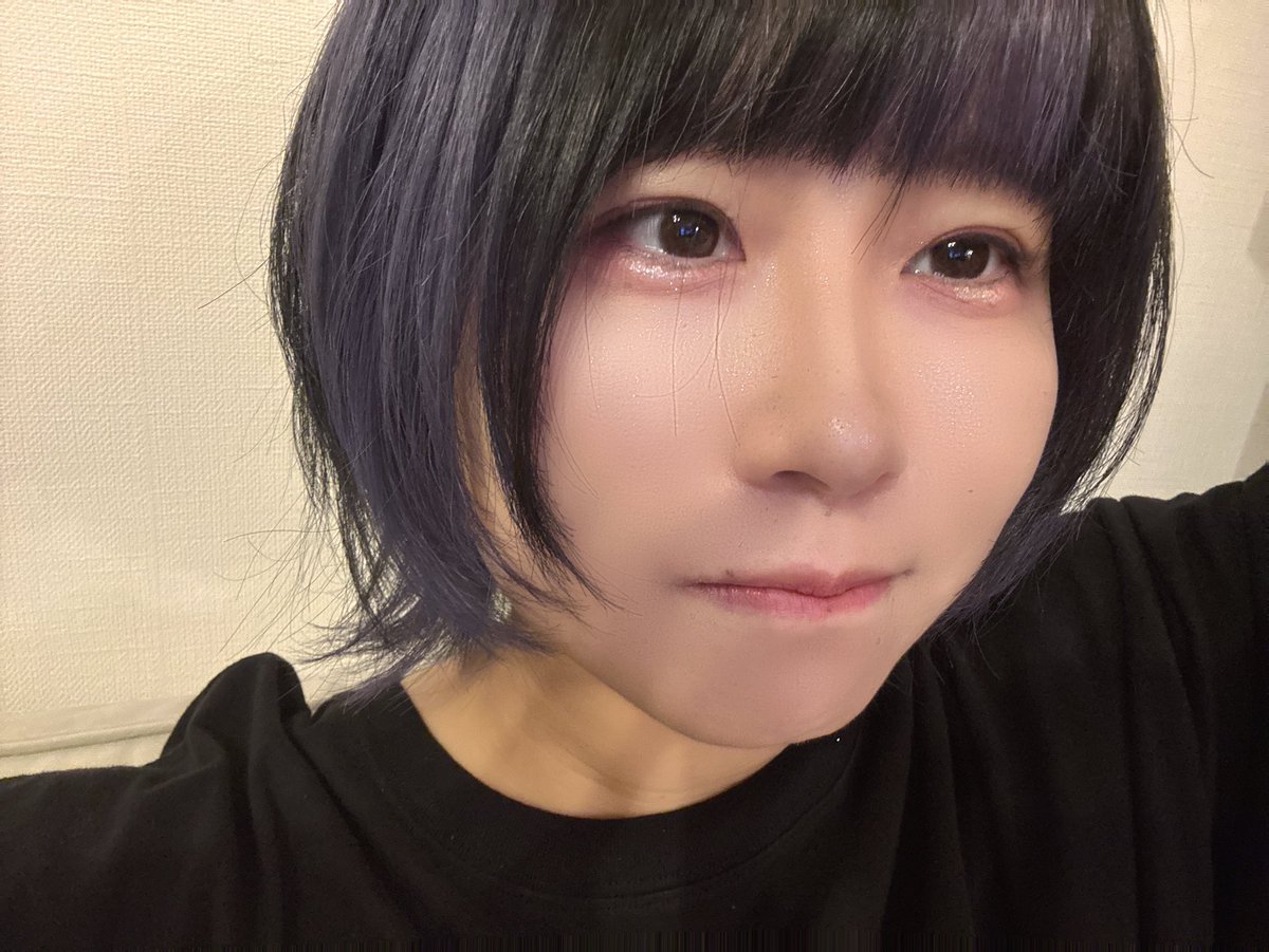 SS_37325's tweet image. おはよ〜〜〜
髪色落ち着いちゃった〜