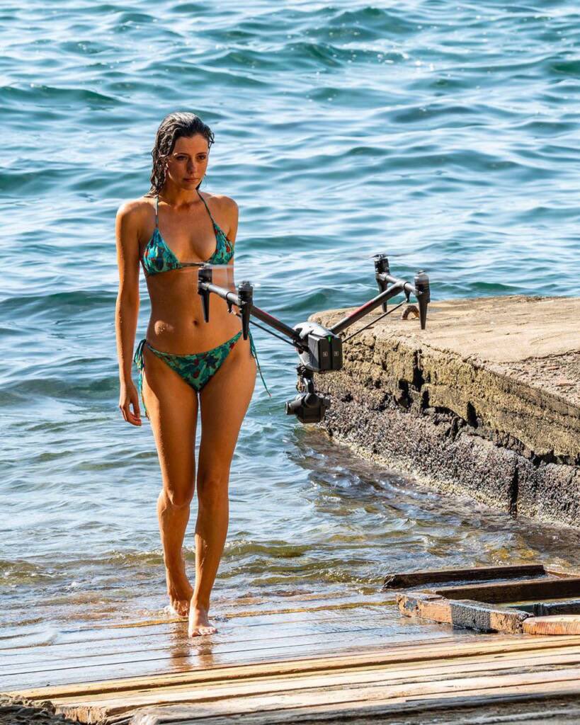 artdirectionk's tweet image. 1/2 Paolo Sorrentinoโs Parthenope (1 of the Sirens) is the most vacant, vapid, at times high-camp, movies Iโve seen in a really long time. Unashamedly conspicuous with its use of the male gaze, a bikini every 2 minutes. Gary Oldman clearly took it for a โ๏ธ holiday. Mubi cโmon!