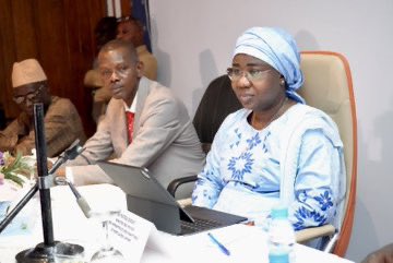 Mouhasarrr's tweet image. Elle maitrise trop cette domaine.
Parlé avec assurance et à 1 vision exceptionnelle pour ce secteur maritime.
Bravo à @Drfatoudiouf