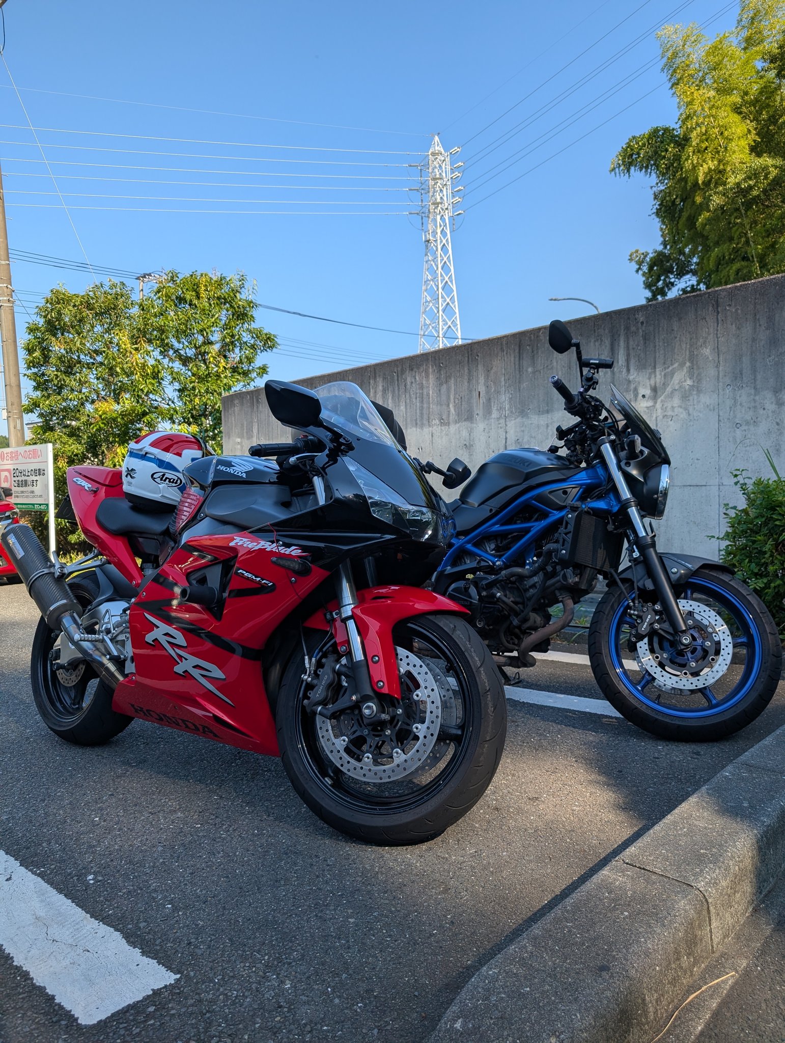 もこです もこです When I went to the Motorcycle Show 2025, there were