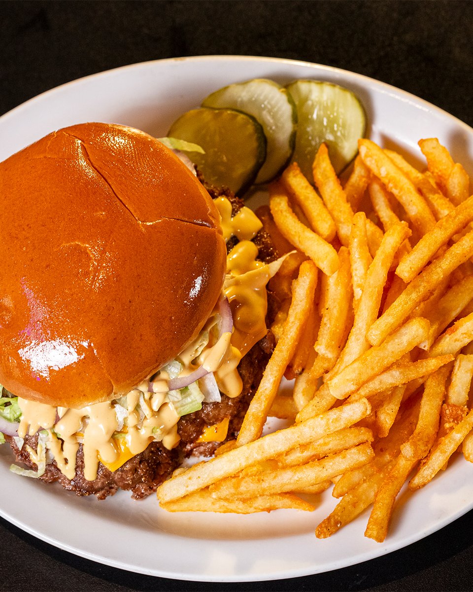 🍔 Friday Night Smash Mode: Activated. Dinner plans? Solved.

Our Big Shot Burger and Woody Burger are on deck and ready to run the table tonight. Juicy, loaded, and smashed to perfection—just the way you like it.

#SmashBurgerFridays #HotshotsEats #BurgerNightDoneRight 🍔🔥