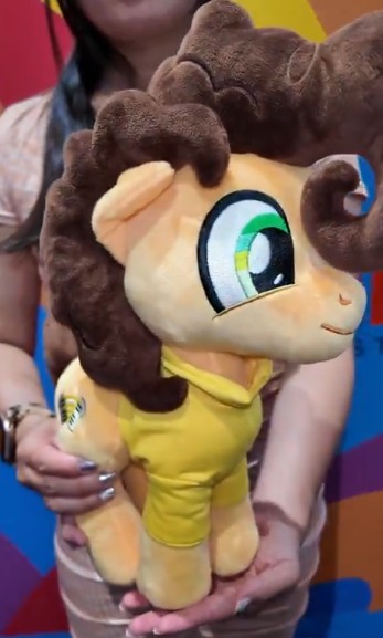 EquestriaDaily's tweet image. SDCC Continues, with Symbiote Studios revealing their upcoming Cheese Sandwich:
equestriadaily.com/2025/07/symbio…