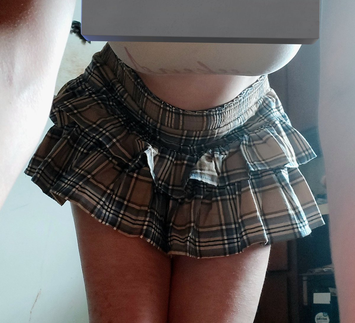 GeesVeggieBurgr's tweet image. new skirtttt im so happy