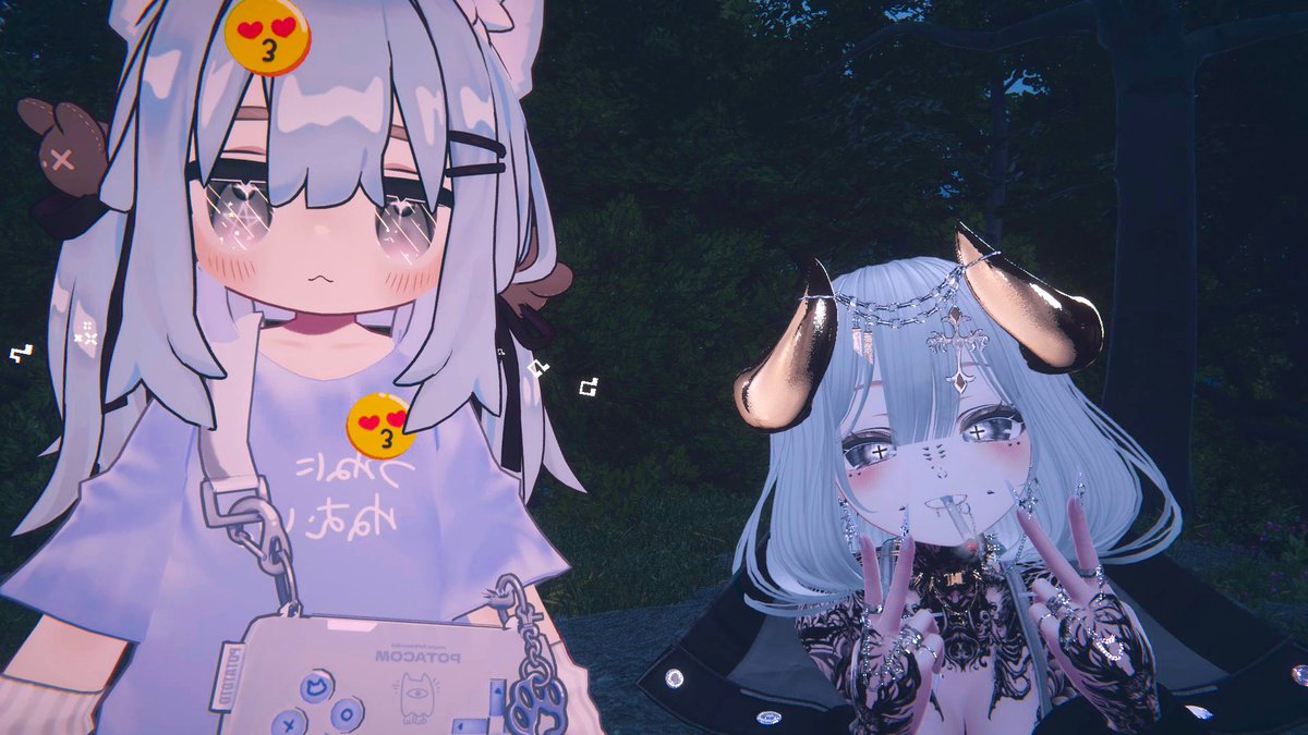 astrid_430's tweet image. 昨日のハイライト
浴衣のマヌカちゃんはインポスターで見ると、全裸であることが発覚した。
もし見ちゃった人がいたらごめんね。
#VRChat日記