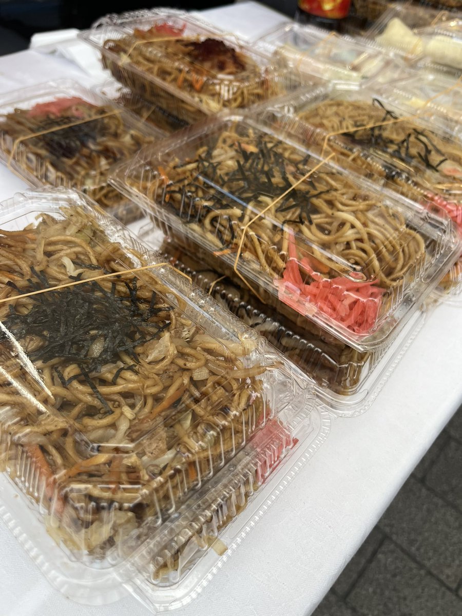 CXOBANK's tweet image. 昨夜は新橋こいち祭りからシーシャして、そしてみこ市場行ってからバンドバーでドラム。今週3回もドラム叩けて嬉しい限り。因みに、こいち祭りではベンチで焼きそば食べながら1時間。みんな楽しそうで私一人誰にも声をかけられず。これでいいと言い聞かせてきた次第。今夜もきっとドラムを叩きに。