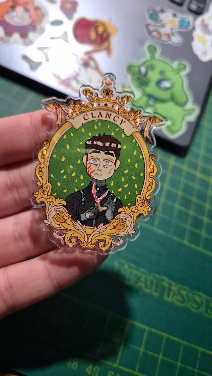 JICH_art's tweet image. Miren como quedó este llavero doble, tiene un diseño diferente de cada lado, lo van a encontrar mañana en la Feria Clikkie 🫵🏻