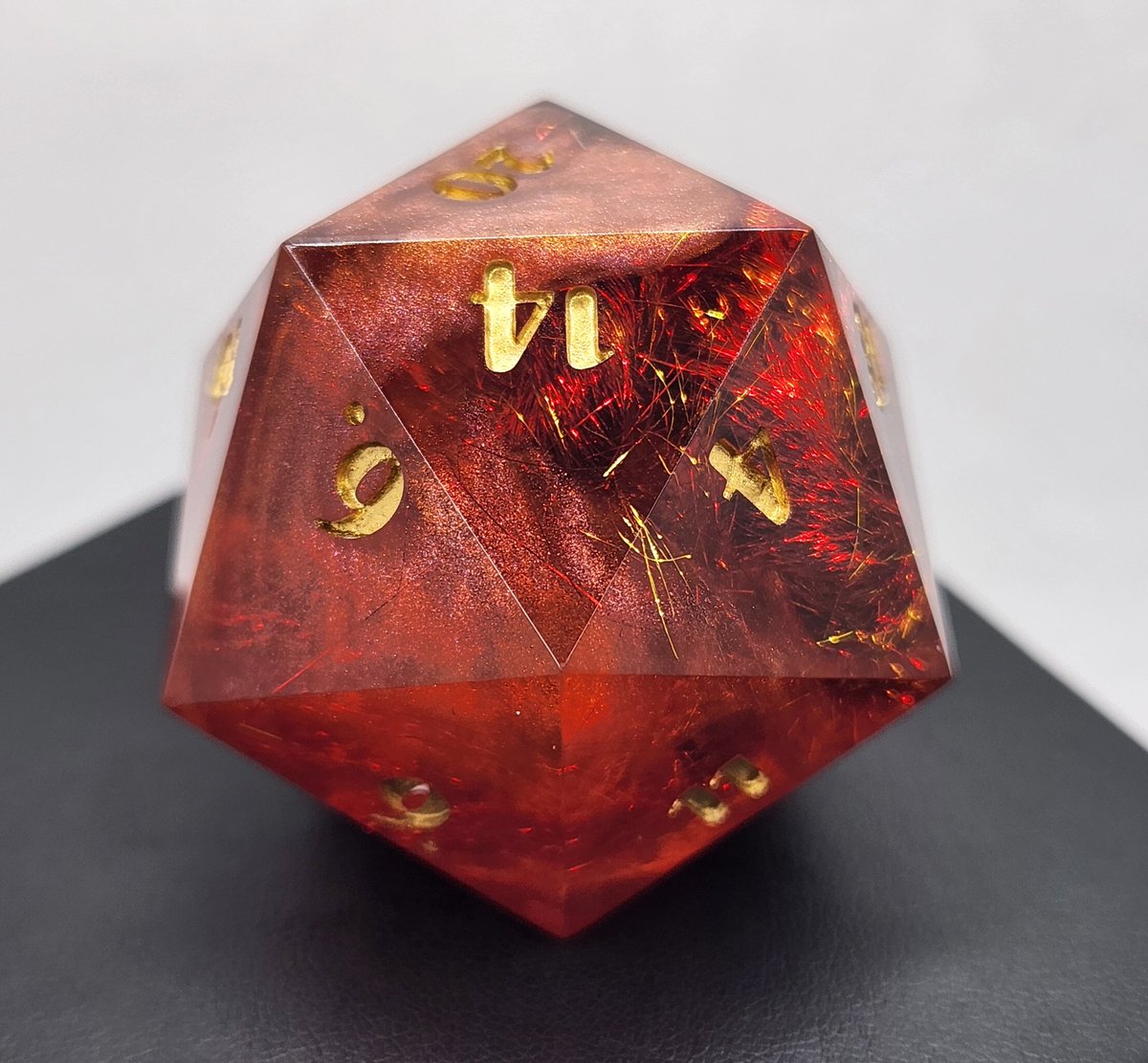 Sinnamon_Dice's tweet image. Large Magma Flare D20 🔥
#dnd #ttrpg #handmadedice #dice #dungeonsanddragons