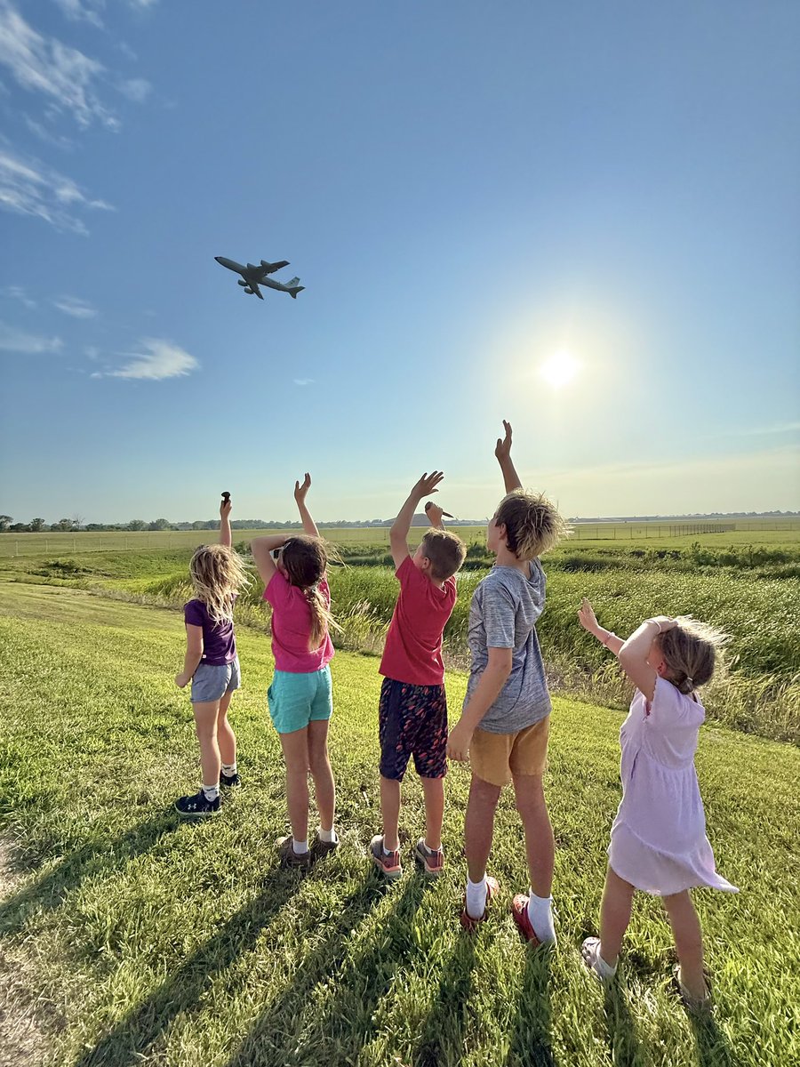 JamesWitmyer's tweet photo. All the cousins watching my brother doing his job flying planes at Offutt Air Force Base in Omaha, Nebraska. ✈️
(For the nerds, it’s a WC-135.) 
📸 by Keri 
@Offutt_AFB https://t.co/K4ulDDlssP
