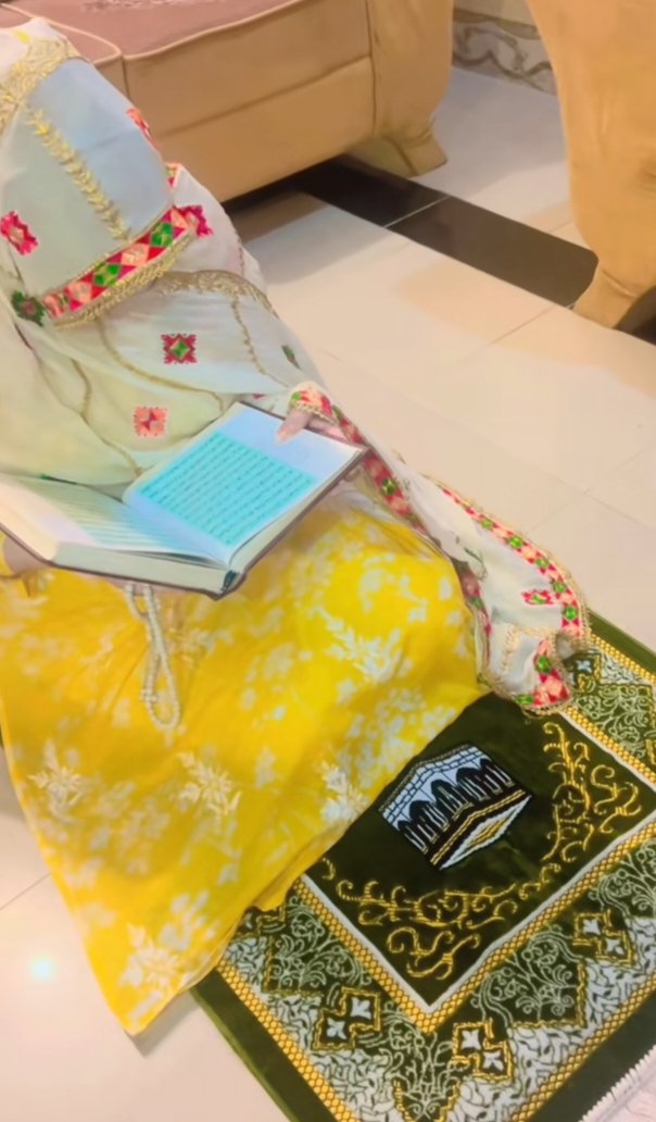 السَّلاَمُ عَلَيْكُم وَرَحْمَةُ اَللهِ وَبَرَكاتُهُ
صَـبَـٍّآٍْآٍٍْآٍٍْْآٍْح ْآٍْآٍآٍٍْلَـٍّخـــــير🥀
أَنتَ وَلِيُّنَا فَاغْفِرْ لَنَا وَارْحَمْنَا ۖ وَأَنتَ خَيْرُ الْغَافِرِينَ🌹
تو ہی ہمارا یار ومددگار ہے، تو ہمیں بخش دے اور ہم پر رحم فرما اور تو سب سے بہتر بخشنے والا ہے.