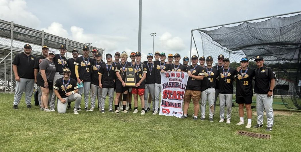 BettBaseball1's tweet image. Proud of our Team! The culture created by our 11 Seniors will never be forgotten!
#seniorswillbemissed
#wemadehistory2025!