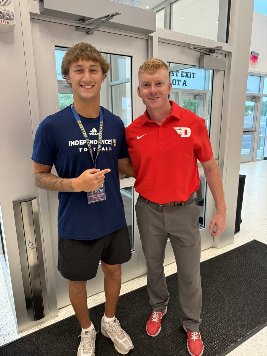 HunterMullen_WR's tweet image. Had a great time on campus today @DaytonFootball and speaking again with @CoachFlaherty4 

#FlyerFootball

@wcsIHSfootball @TDAndrews4 @CoachEwald @John_bowes_ @coachyakes7 @BrutonKendrick @CSmithScout @NatlPlaymkrsAca @BuckFitz @jaxon_rose8