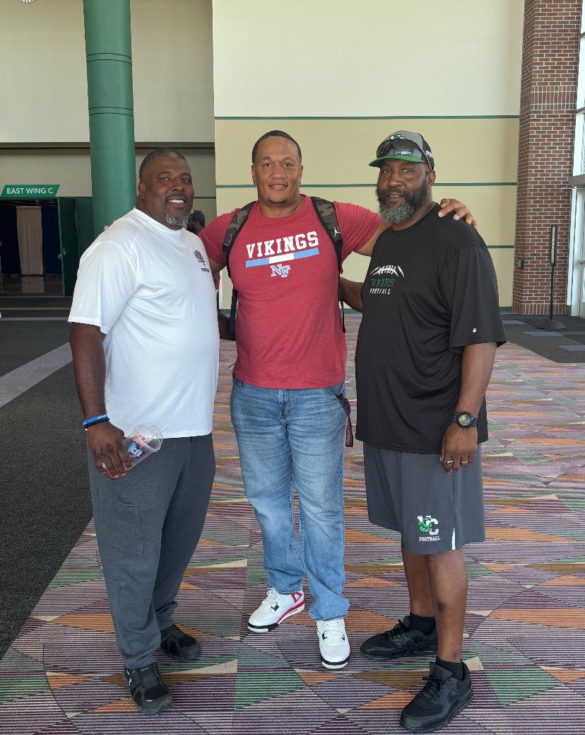 Coach Williams (@bernardnfhs) on Twitter photo While attending the North Carolina Coaching Clinic, I had the chance to catch up with my ECU teammates Alphonso “Buck” Collins and Mike Setzer! Logan’s Boys!!!
<a href="/ECUPiratesFB/">ECU Football</a> While attending the North Carolina Coaching Clinic, I had the chance to catch up with my ECU teammates Alphonso “Buck” Collins and Mike Setzer! Logan’s Boys!!!
<a href="/ECUPiratesFB/">ECU Football</a>