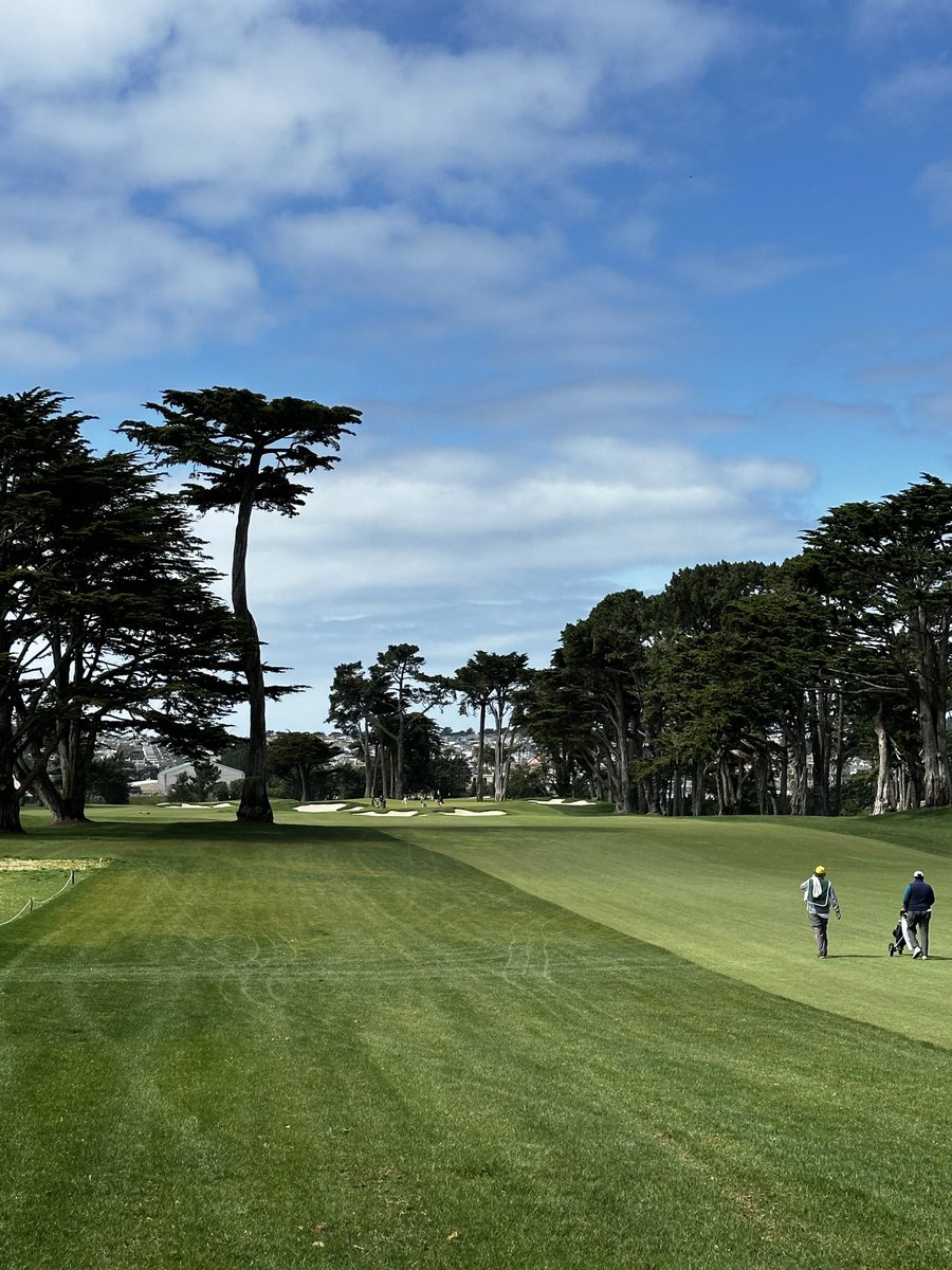 makethatVJsingh's tweet image. Flashback Friday to a perfect 36 hole day at Lake Merced Golf Club, arguably California’s most underrated course. 

Gil Hanse’s recent work is impeccable, bringing back many of Mackenzie’s original green contours and bunkers that were lost over time, with Gil’s own unique twist.