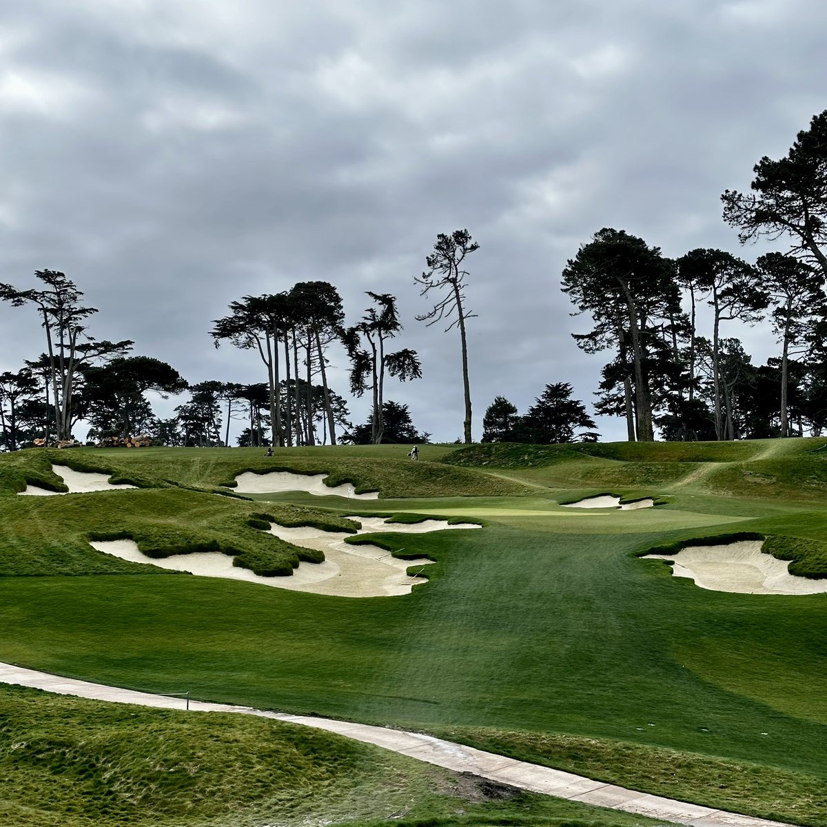 makethatVJsingh's tweet image. Flashback Friday to a perfect 36 hole day at Lake Merced Golf Club, arguably California’s most underrated course. 

Gil Hanse’s recent work is impeccable, bringing back many of Mackenzie’s original green contours and bunkers that were lost over time, with Gil’s own unique twist.